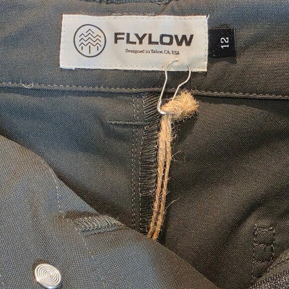 Flylow Life Short Womens Sz 12 Green Gray UPF 50+ Hiking Activewear Stretch $75 - Picture 12 of 16